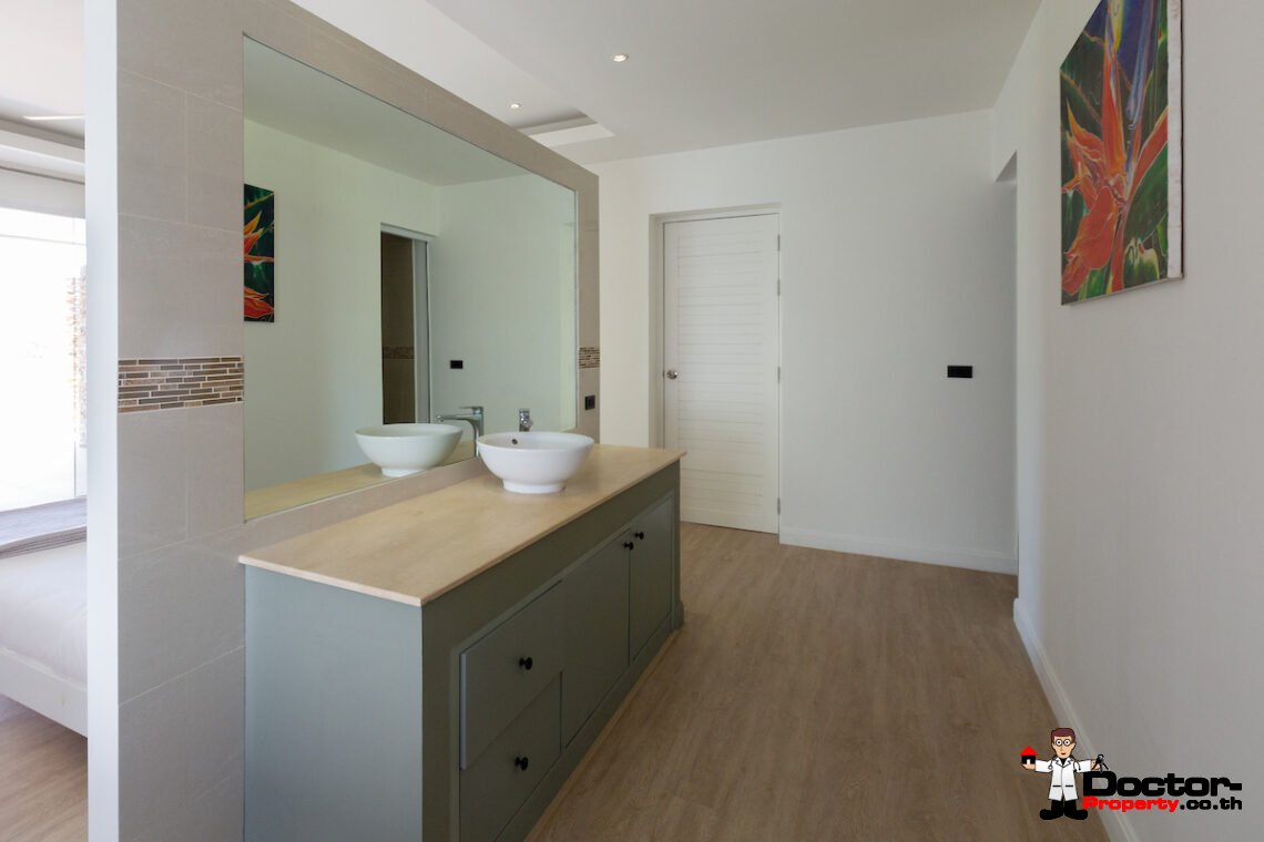 Renovated 5 Bedroom Villa in Bo Phut, Koh Samui – For Sale